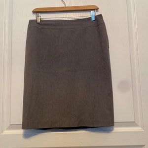 3 for $30 Mantles Grey lined skirt with side zipper no slit size 8